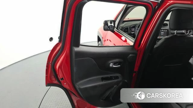 Jeep Renegade id 5003450 из Кореи 17