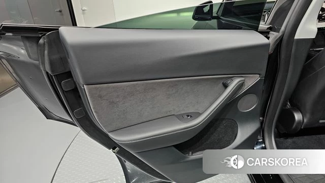 Tesla Model Y id 5027103 из Кореи 17