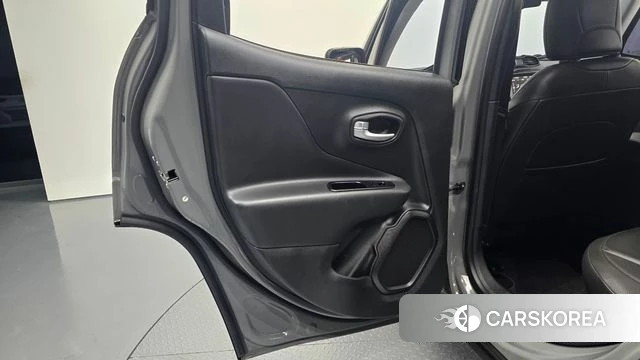 Jeep Renegade id 4918150 из Кореи 17