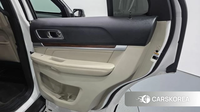 Ford Explorer id 5048723 из Кореи 17