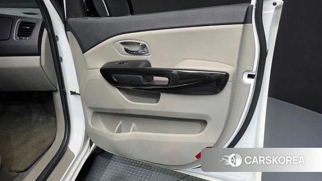 Kia The New Carnival id 5013746 из Кореи 17