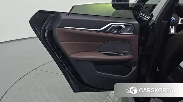BMW i4 id 5022128 из Кореи 17