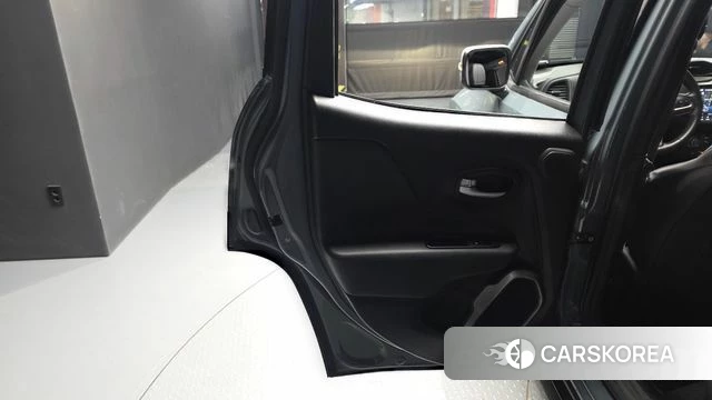 Jeep Renegade id 4988307 из Кореи 17