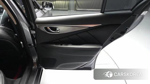Infiniti Q50 id 5018878 из Кореи 17
