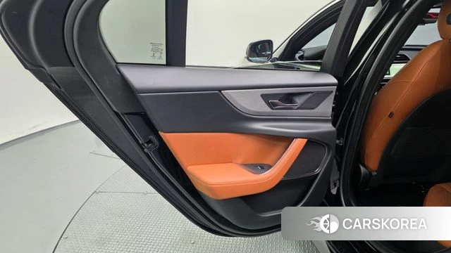 Jaguar XE id 4923497 из Кореи 17
