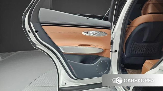 Genesis GV70 id 4935531 из Кореи 17