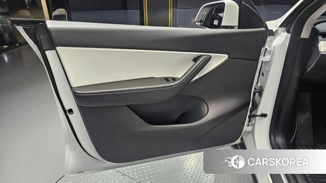 Tesla Model Y id 4740461 из Кореи 17