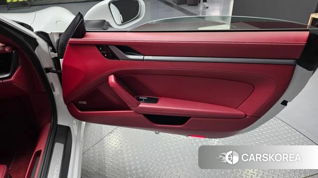 Porsche 911(992) id 5047718 из Кореи 17
