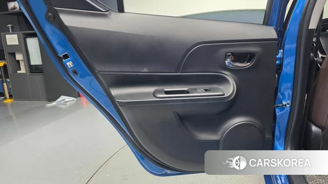 Toyota Prius C id 5013902 из Кореи 17