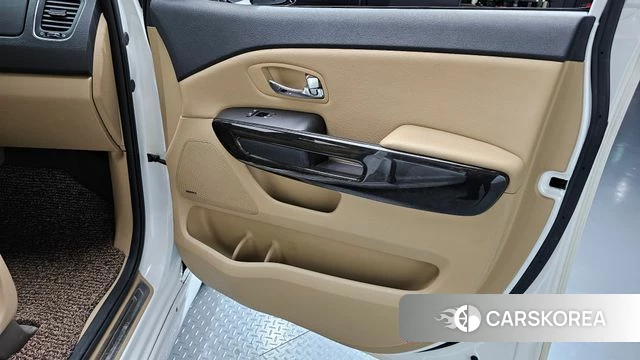 Kia The New Carnival id 5013810 из Кореи 17