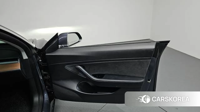 Tesla Model 3 id 4872905 из Кореи 17