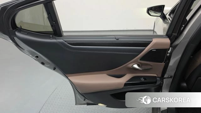 Lexus ES300h 7th generation id 5021381 из Кореи 17
