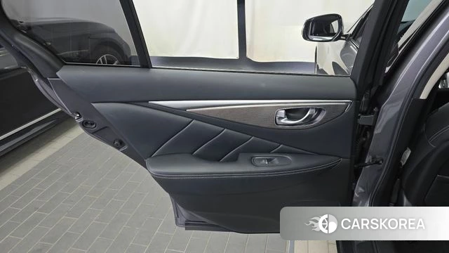 Infiniti Q50 id 4993408 из Кореи 17
