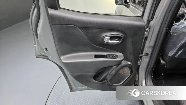 Jeep Renegade id 5048153 из Кореи 17