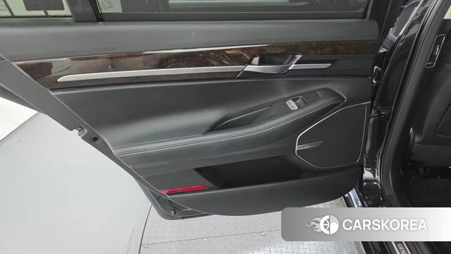 Genesis G90 id 4960153 из Кореи 17