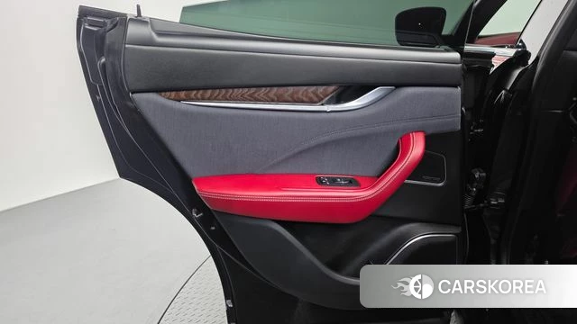 Maserati Levante id 4906711 из Кореи 17