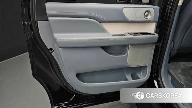 Lincoln Navigator 4th generation id 4996946 из Кореи 17