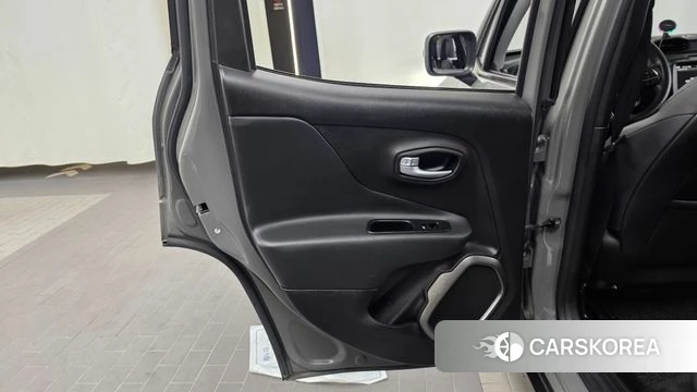 Jeep Renegade id 4907348 из Кореи 17