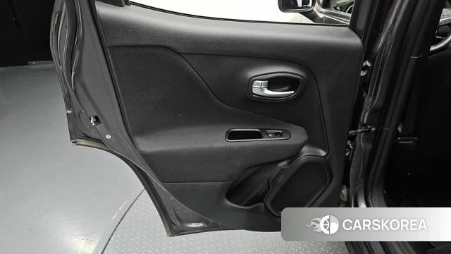 Jeep Renegade id 4929708 из Кореи 17