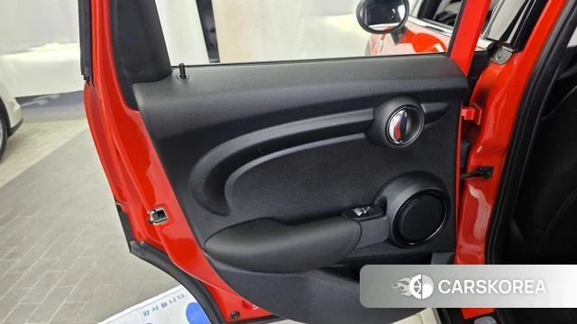 Mini Cooper D id 4998575 из Кореи 17