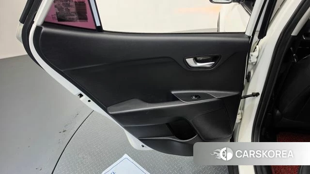 Kia Stonic id 5036080 из Кореи 17