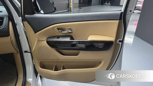 Kia The New Carnival id 5035230 из Кореи 17