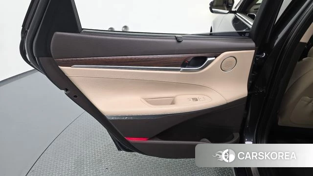 Hyundai Grandeur IG id 5018931 из Кореи 17