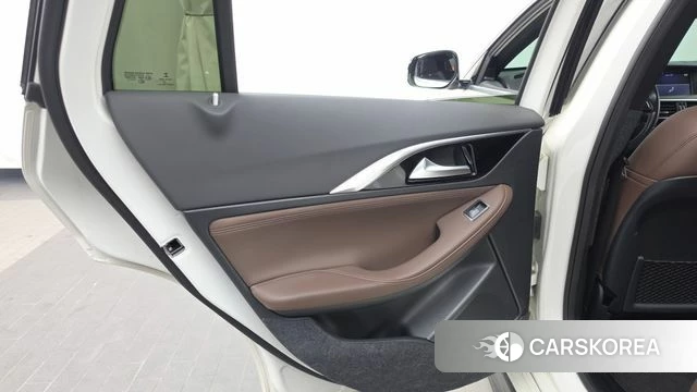 Infiniti Q30 id 4865117 из Кореи 17