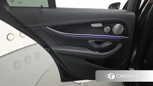Mercedes-Benz E-Class W213 id 4958270 из Кореи 17