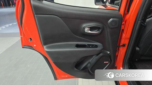 Jeep Renegade id 4966530 из Кореи 17