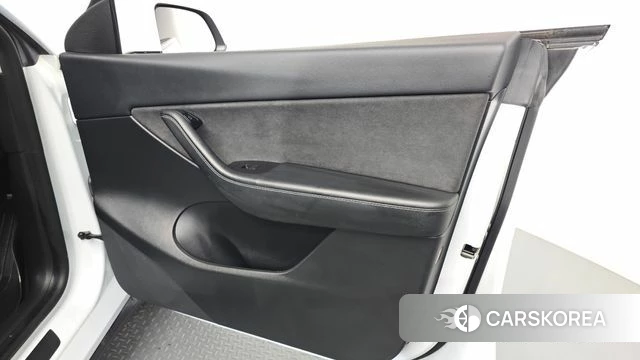 Tesla Model Y id 4905695 из Кореи 17