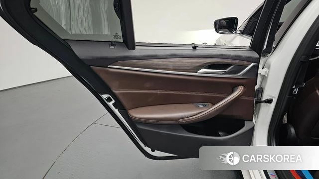 BMW 5 Series (G30) id 5035400 из Кореи 17