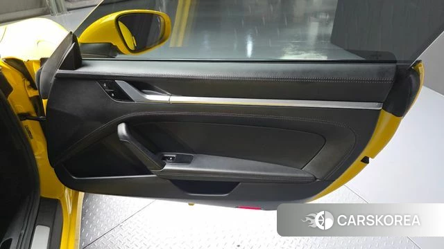 Porsche 911(992) id 5047922 из Кореи 17