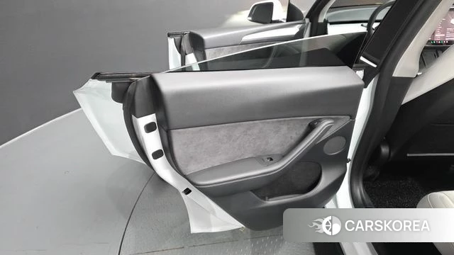 Tesla Model Y id 4725270 из Кореи 17