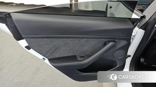 Tesla Model 3 id 4905924 из Кореи 17