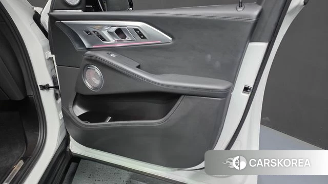 BMW XM (G09) id 4950538 из Кореи 17