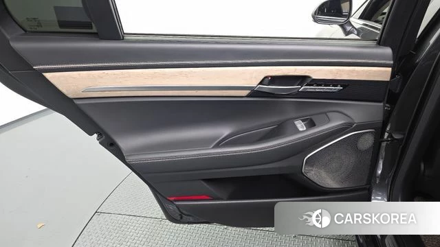 Genesis G90 id 5018411 из Кореи 17