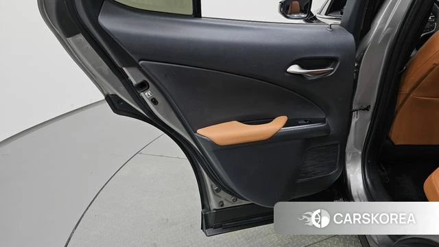 Lexus UX250h id 4907399 из Кореи 17