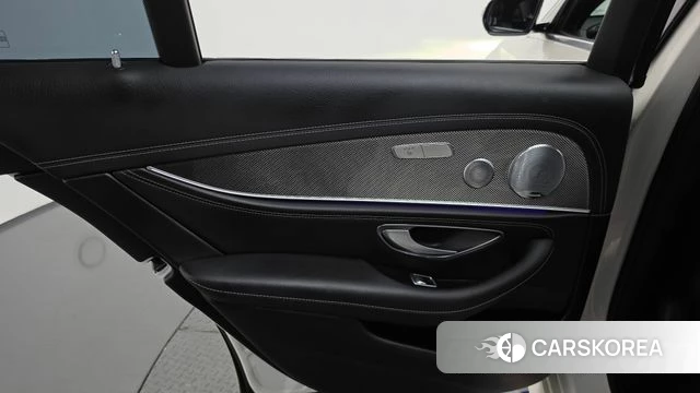 Mercedes-Benz E-Class W213 id 4982805 из Кореи 17