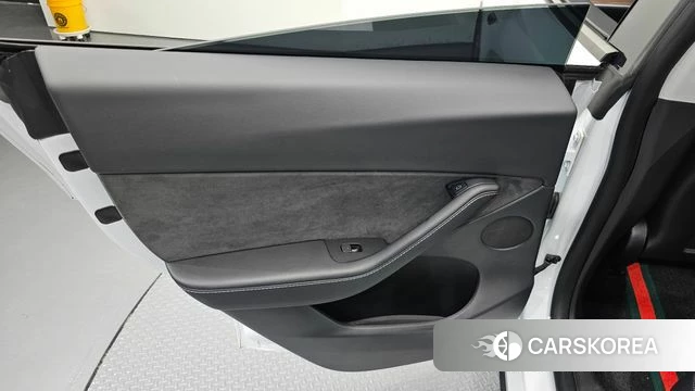 Tesla Model Y id 4631392 из Кореи 17