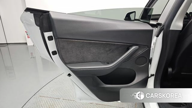 Tesla Model Y id 4922900 из Кореи 17