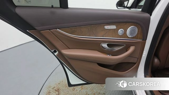 Mercedes-Benz E-Class W213 id 5028818 из Кореи 17