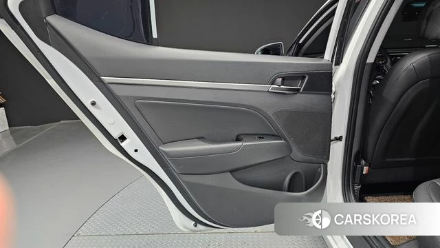 Hyundai Avante AD id 4998786 из Кореи 17