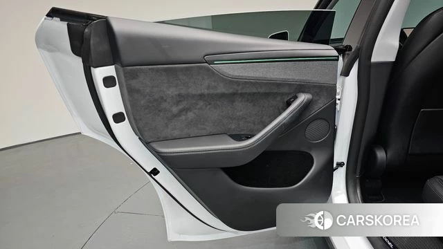 Tesla Model Y id 4655488 из Кореи 17