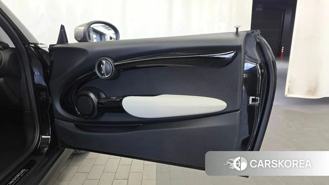 Mini Cooper S id 5028449 из Кореи 17