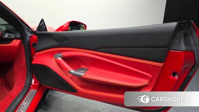 Ferrari F8 Tributo id 5027977 из Кореи 17