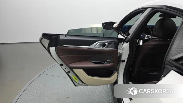 BMW i4 id 5011999 из Кореи 17