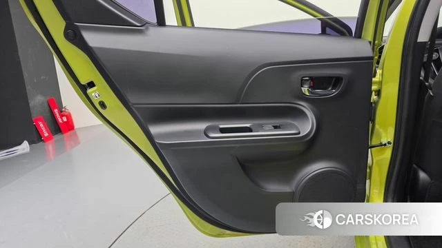 Toyota Prius C id 4918944 из Кореи 17