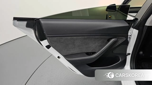 Tesla Model 3 id 4683761 из Кореи 17