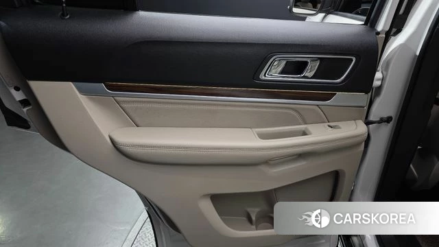 Ford Explorer id 4993240 из Кореи 17
